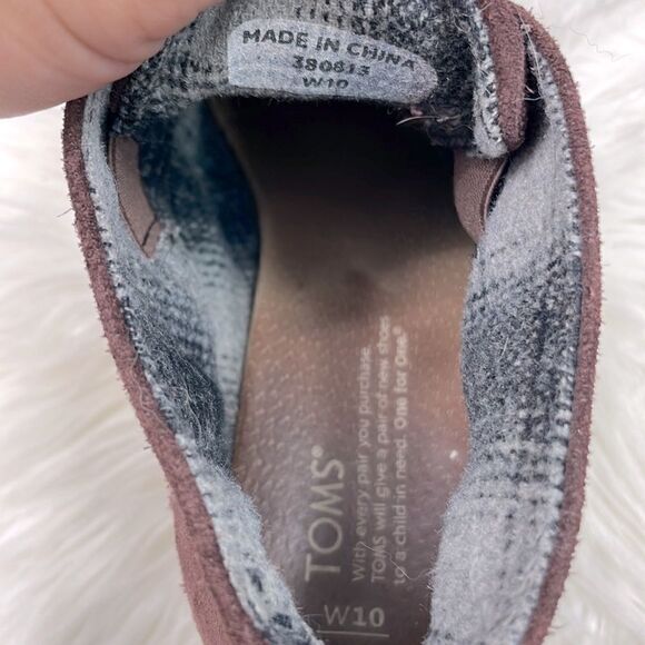 TOMS | brown suede wedge booties 10.0 front lace closure. - Picture 9 of 11
